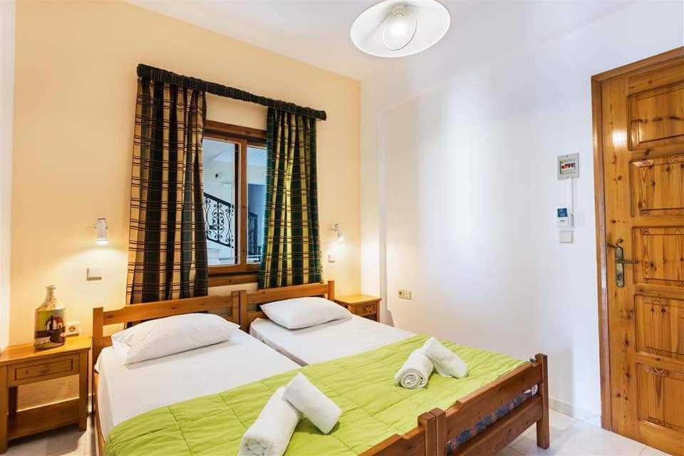 Michalis Litinas Apartments Agia Marina  ภายนอก รูปภาพ