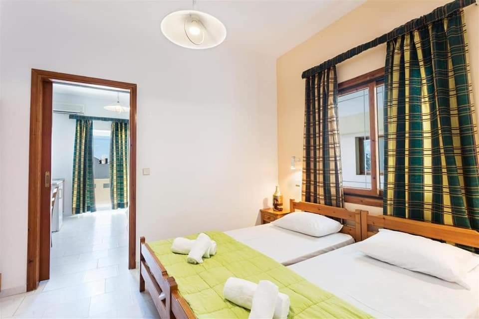 Michalis Litinas Apartments Agia Marina  ภายนอก รูปภาพ
