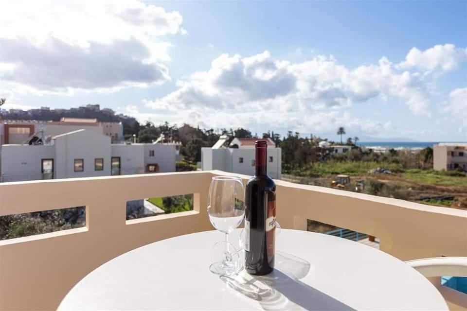 Michalis Litinas Apartments Agia Marina  ภายนอก รูปภาพ